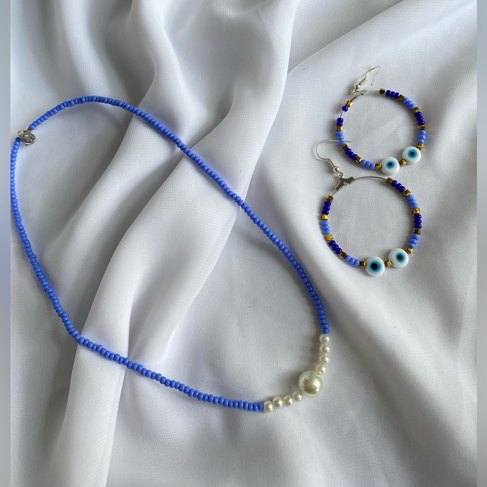 New handmade seed beads blue jewelry set (necklace and earrings)